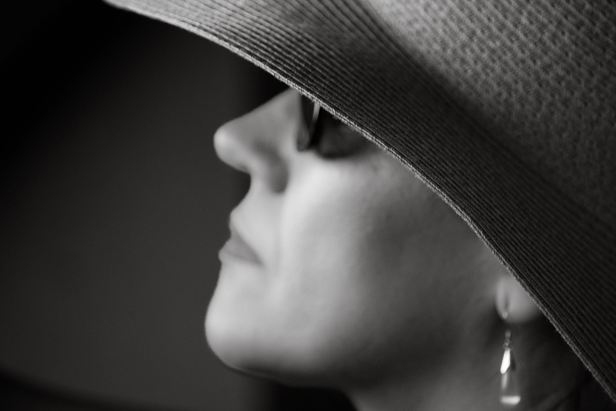 Lady wearing a summer hat